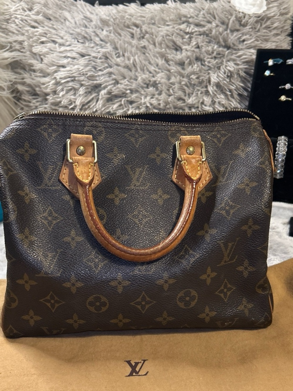 Louis Vuitton Monogram Speedy 25 - Picture 4 of 11